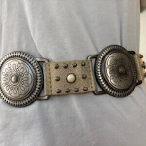 Beautiful leather conch leather belt